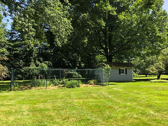 5th image of 618 Cantitoe St