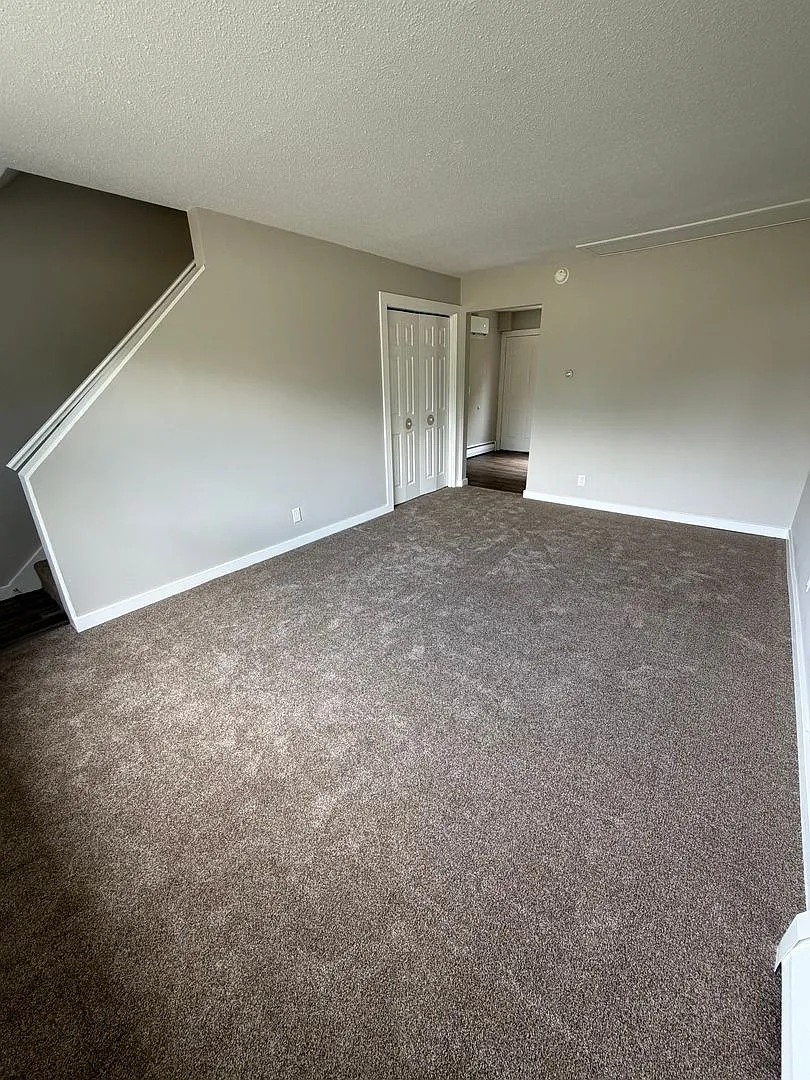 6438-6692 Martinie Dr — Photo 3