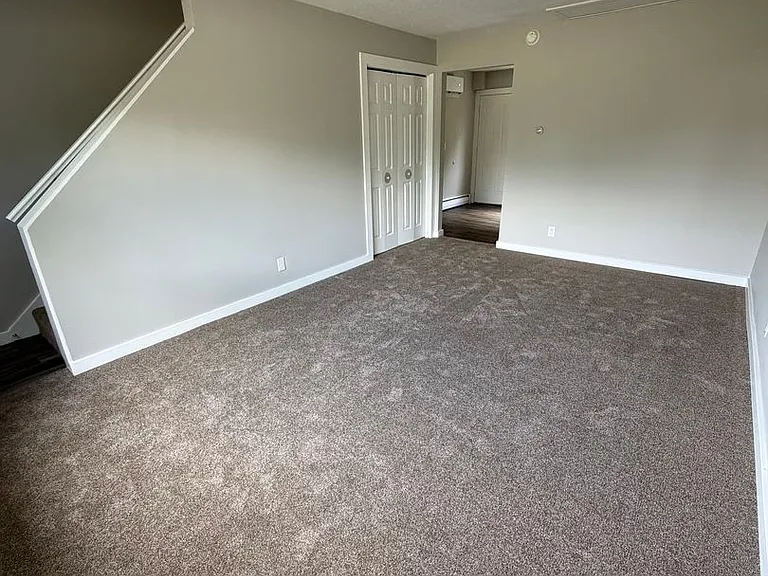 6438-6692 Martinie Dr — Photo 3