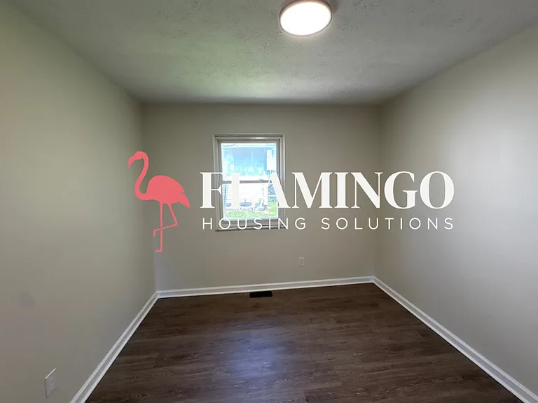 1272 Clement Ave — Photo 13