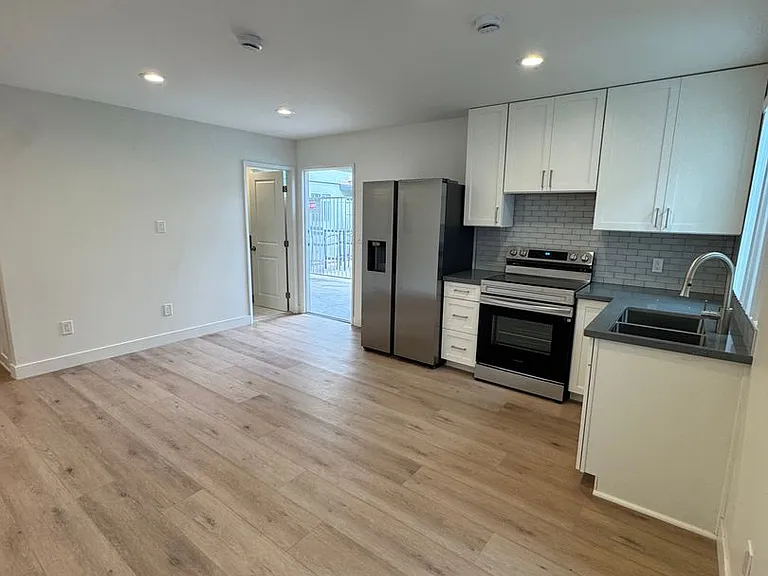 Tustin Palms Apartment Homes — Photo 34