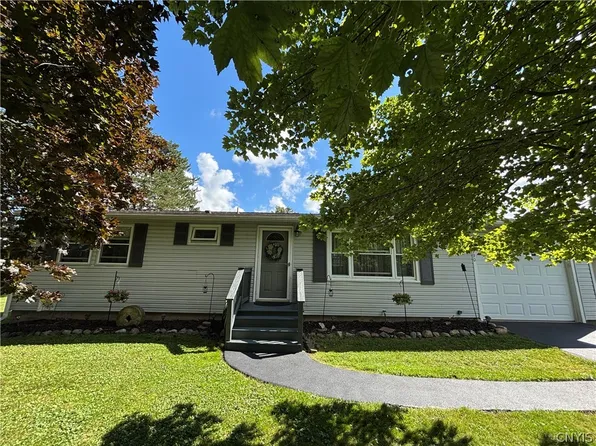 6990 N Division Street Rd, Auburn, NY 13021