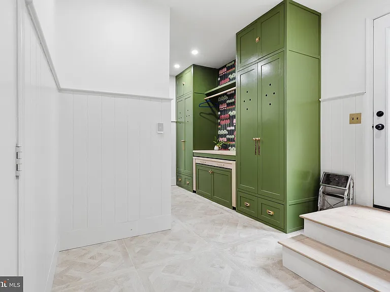 6817 Jeremiah Ct — Photo 17