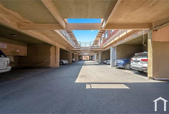 14636 Blythe St #4 — Photo 19