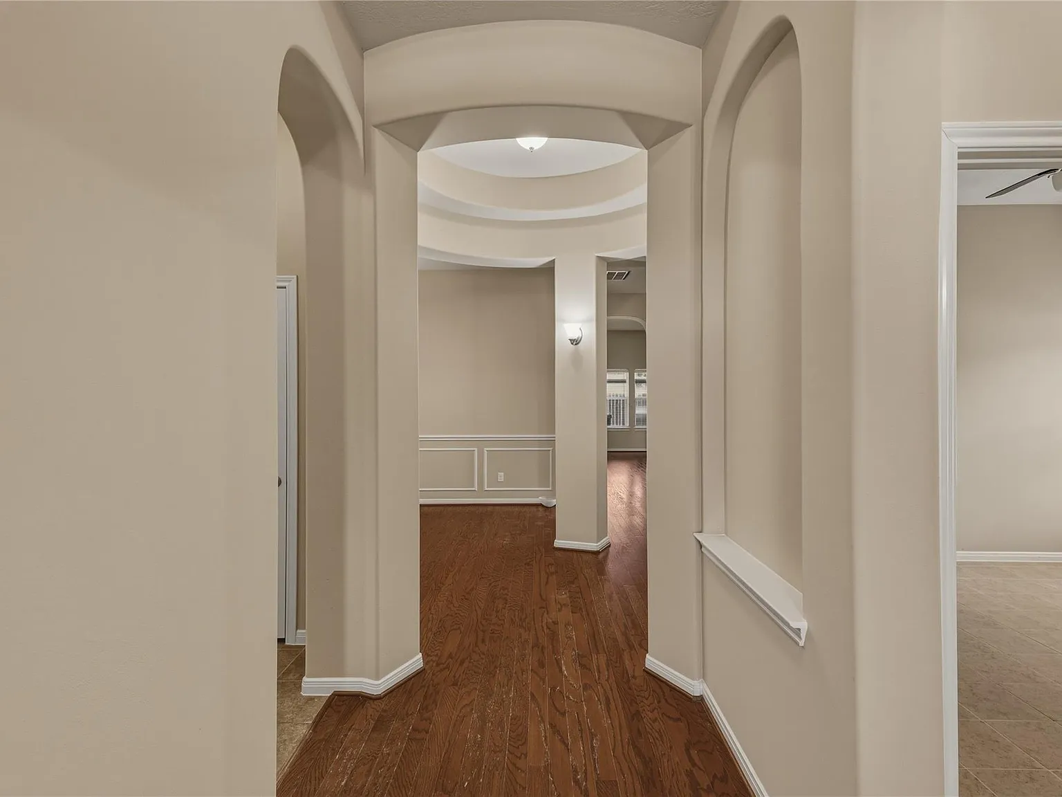 3 bed, 2.0 bath, 2151 sqft, $2,800 — Photo 3
