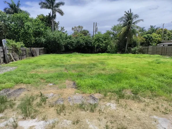 3022 Ford Road, Palm Springs, FL 33461