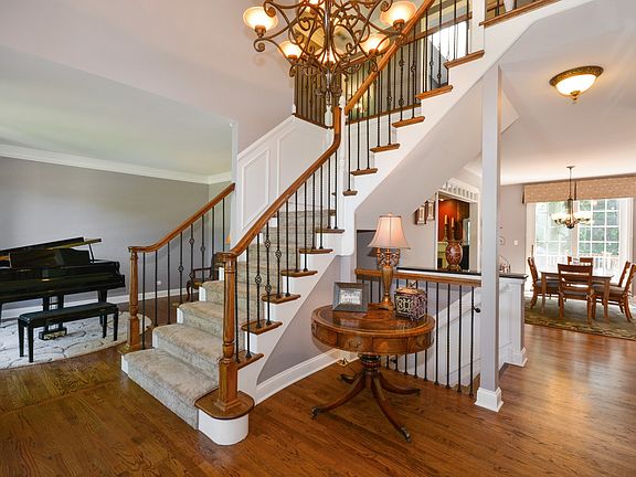 2nd image of 2901 Royal Fox Dr