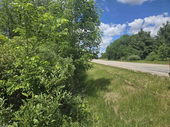 5767 Emmett Rd, Emmett, MI 48022