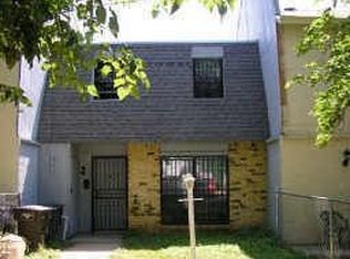 916 N Riverside Dr, Fort Worth, TX 76111