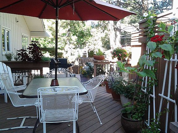 Trex deck with lighting