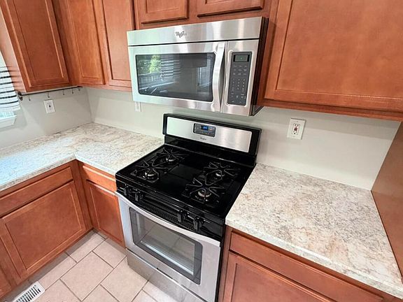 3rd image of 4110 Carbine Ln