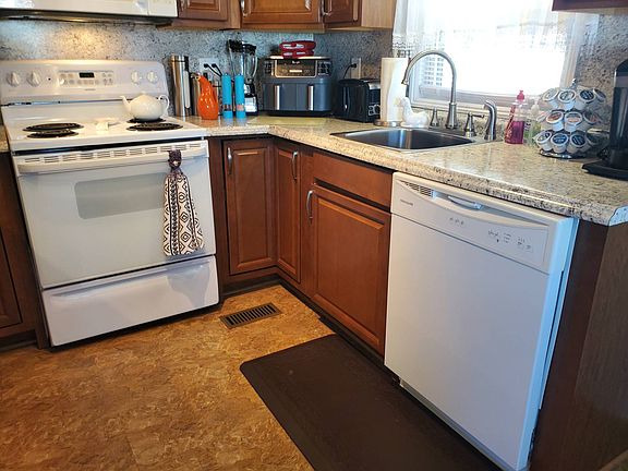 5th image of 4125 Park St N Lot 506