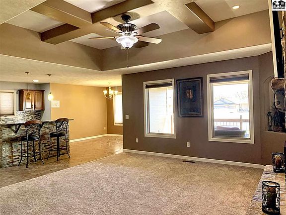 5th image of 7 Bluestem Dr