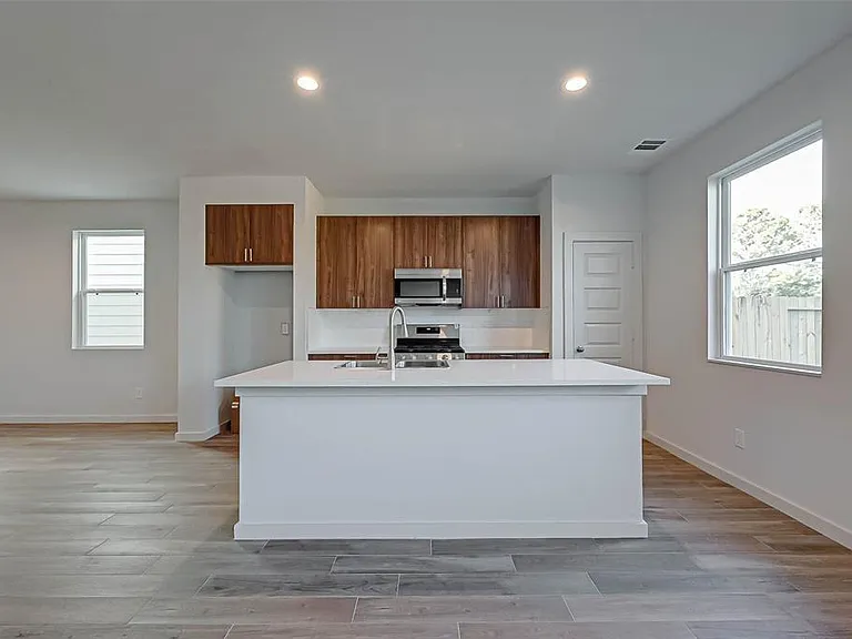 3510 Contempo Dr — Photo 11