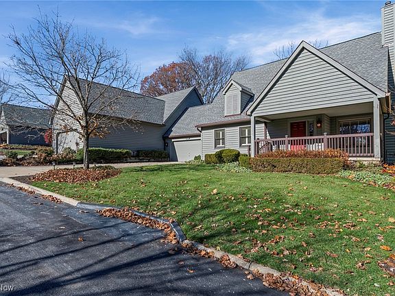 2nd image of 9097 Woodcrest Dr