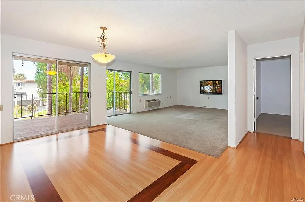 2 bed, 1199 sqft, $2,900 — Photo 3