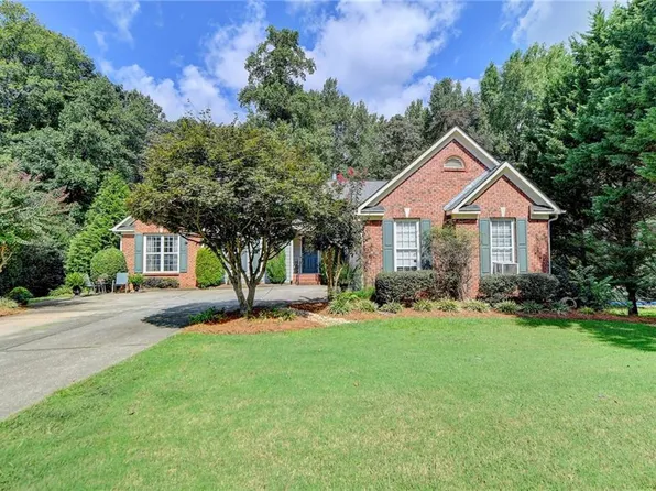 5686 Newberry Point Dr, Flowery Branch, GA 30542