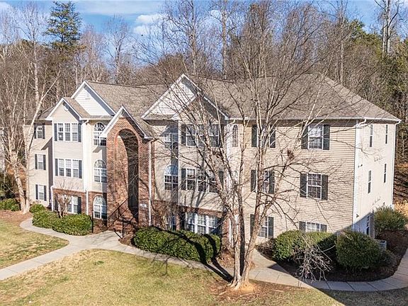 2nd image of 213 Ivy Glen Ct