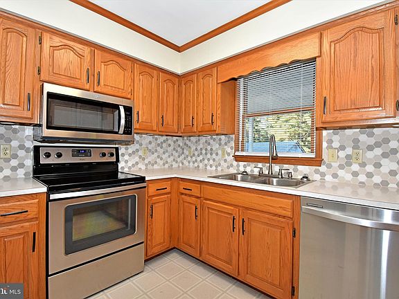 4th image of 21012 Insley Dr