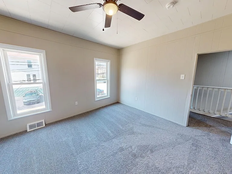 33 Westminster Avenue — Photo 9