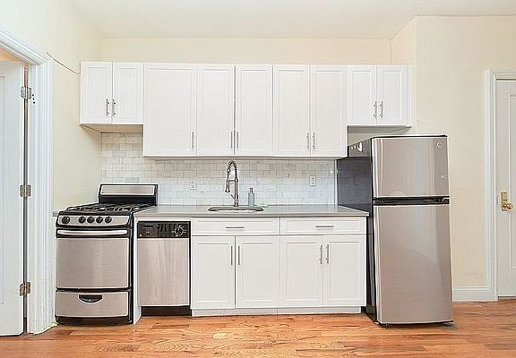 2nd image of 56 Bennett Ave APT 3EE