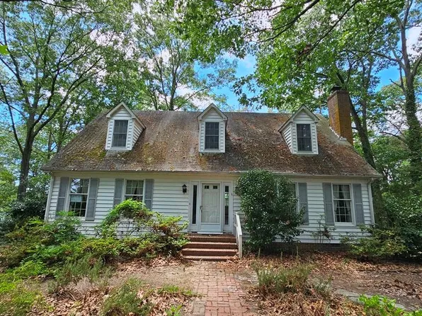 35391 Bluff Dr, Belle Haven, VA 23306