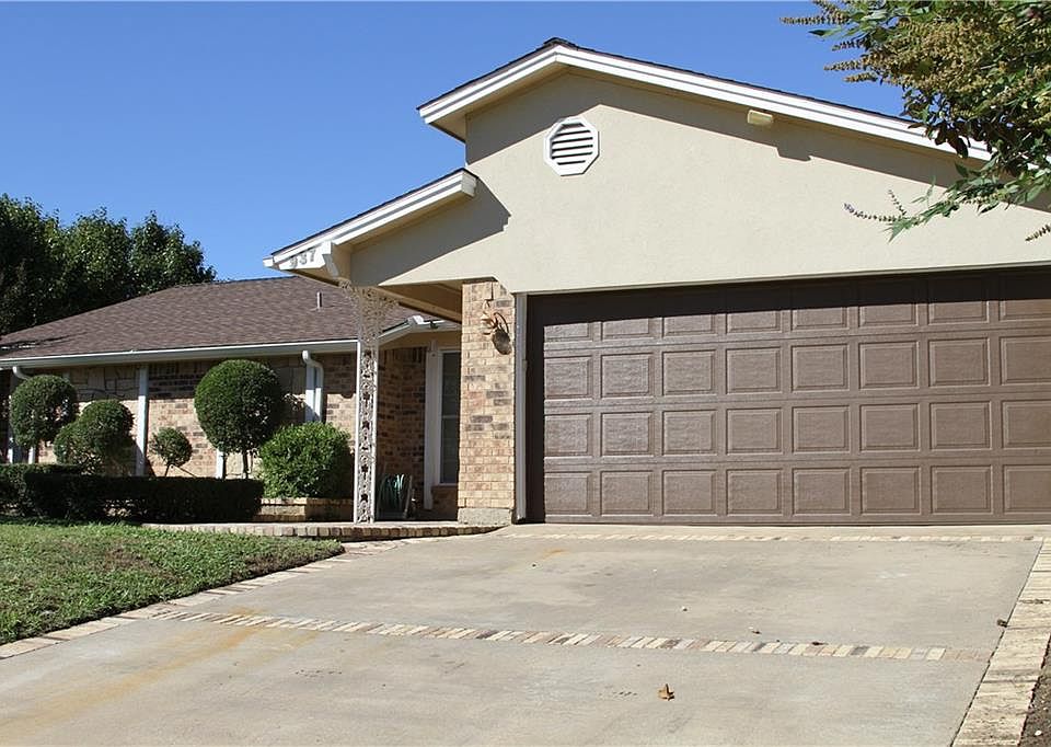 1st image of 937 Highcrest Dr