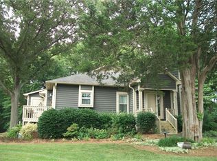 215 Tabor View Ln, Winston Salem, NC 27106