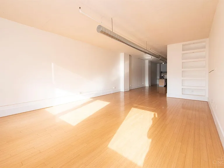 18 E 4th St #501 — Photo 7