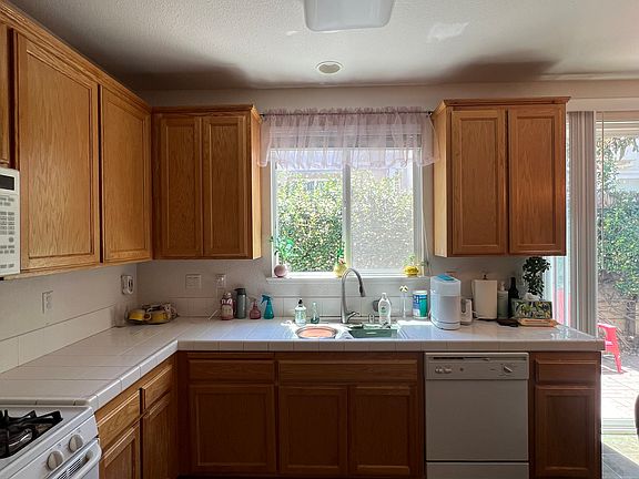 4th image of 523 Scudero Cir