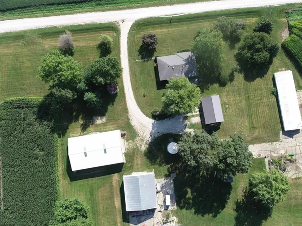 1754 Grape Ave, Fairfield, IA 52556