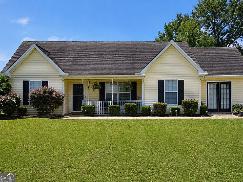 1st image of 132 Royal Ct