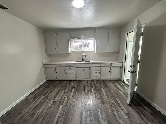 3rd image of 303-305 S Del Puerto Ave #29a639fee