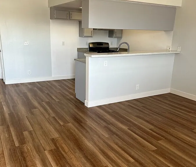 13610 S Cordary Ave #17 — Photo 4