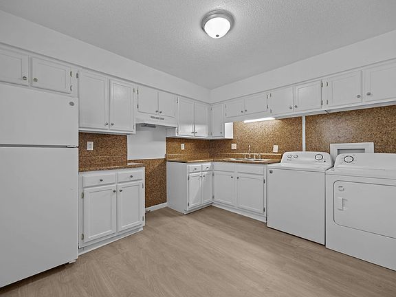 2nd image of 1011 Camden Ave #C03