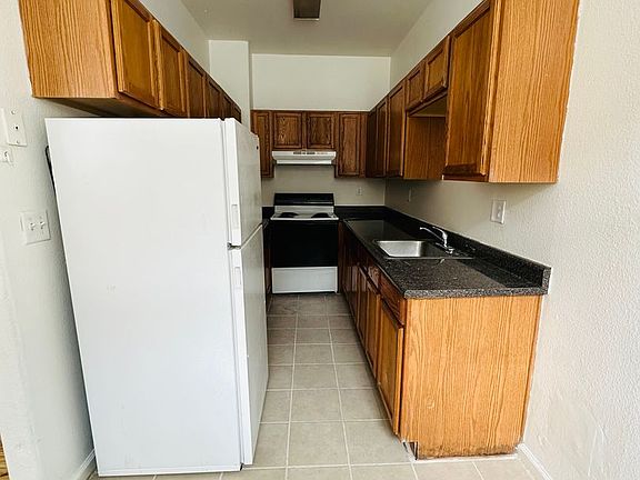 5th image of 1502 Jackson St APT 106