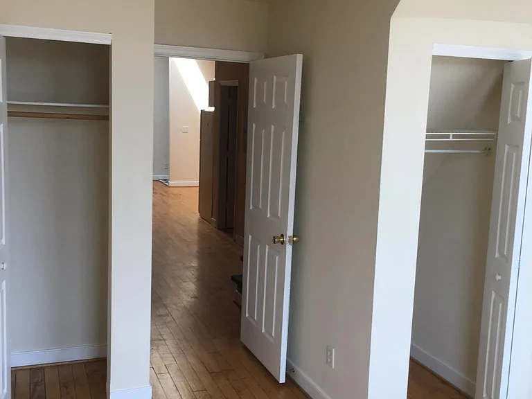 813 W Broad St #B — Photo 8