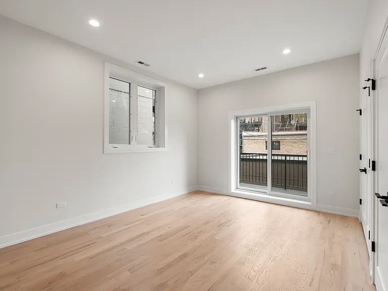 428 E 50th Pl #2 — Photo 17