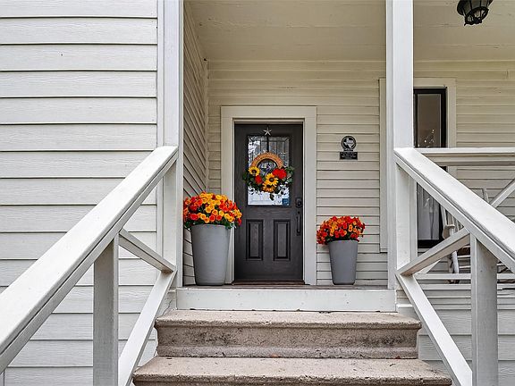 4th image of 1808 Tabor St