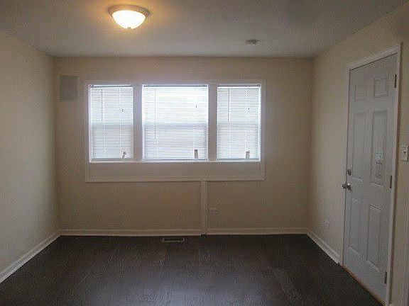 5th image of 306 Yates Ave