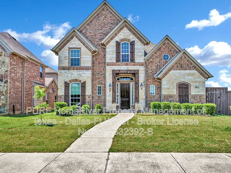 1121 Ranch Gate Ln