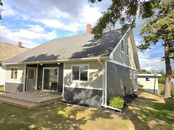 3rd image of 106 Red Lake Ave SW