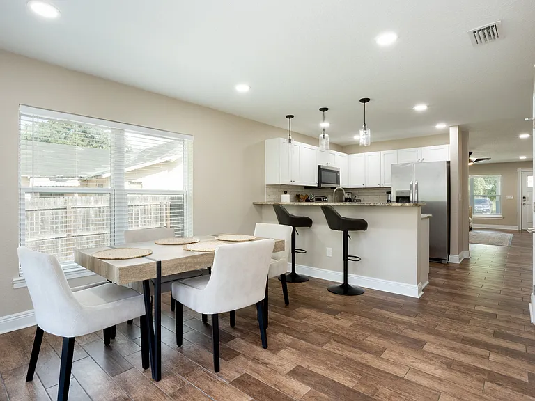 1313 E Cayuga St — Photo 11