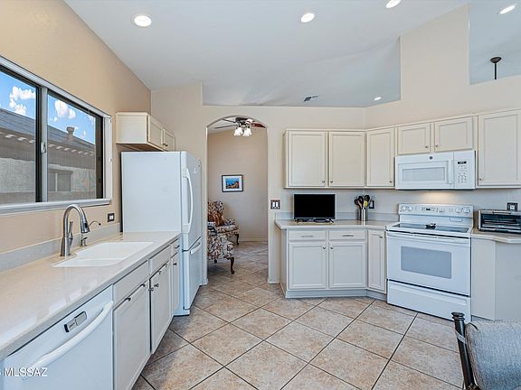 5th image of 10790 E Slopeside Pl