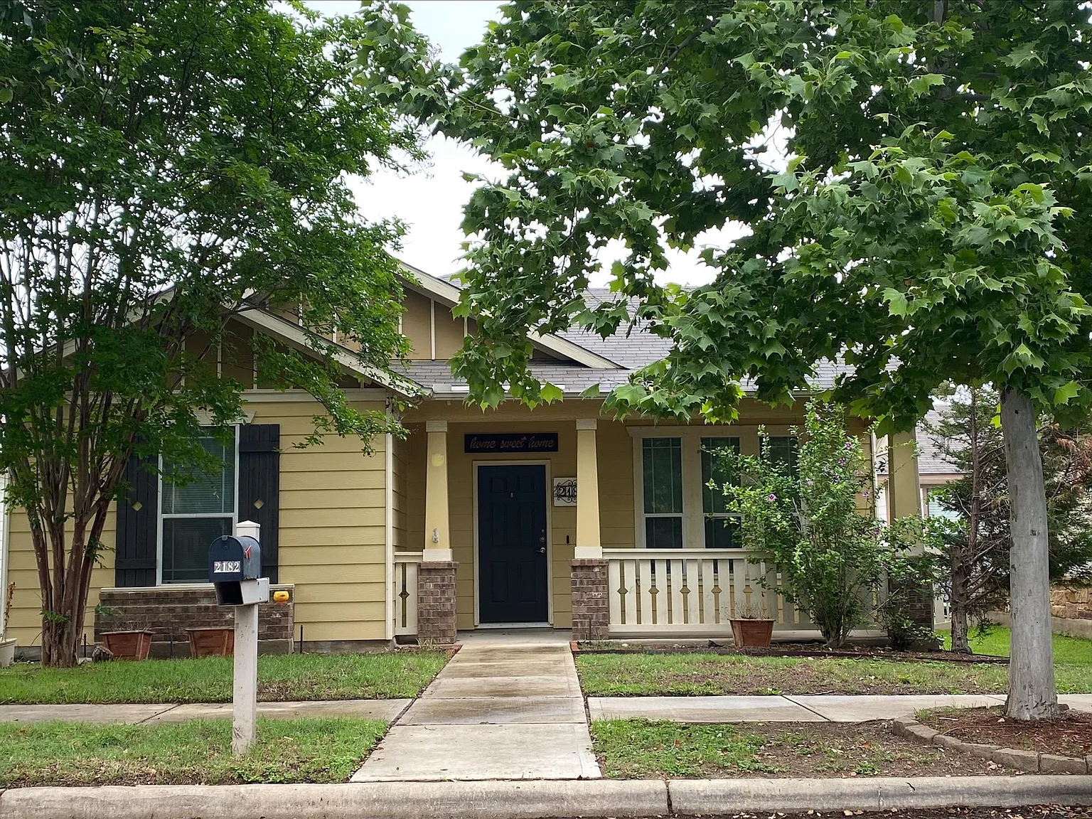 3 bed, 1597 sqft, $2,150 — Photo 2