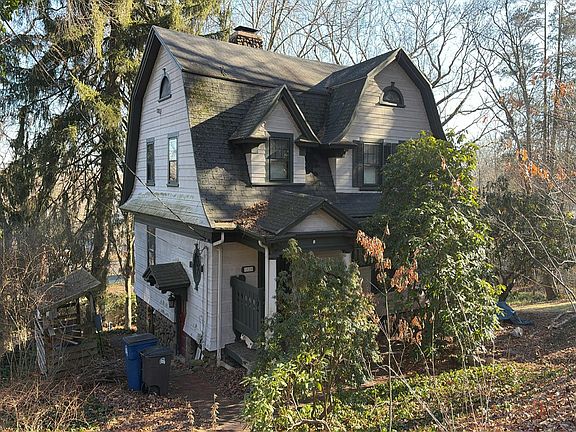 3rd image of 1125 Forest Rd