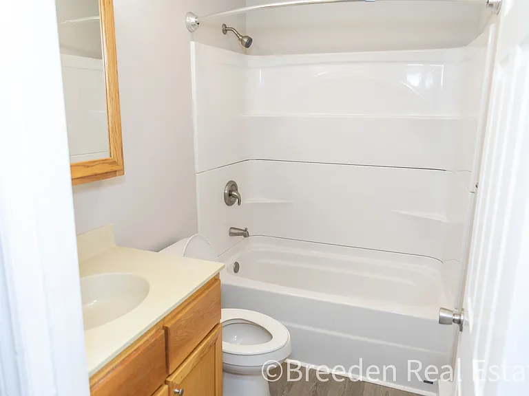 1466 Kennedy Dr #B — Photo 8