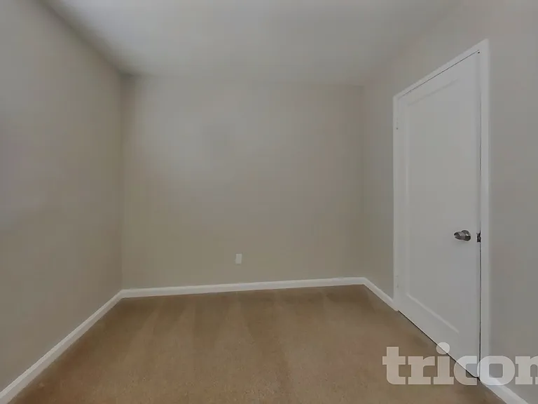2754 Mayfair Ave — Photo 13