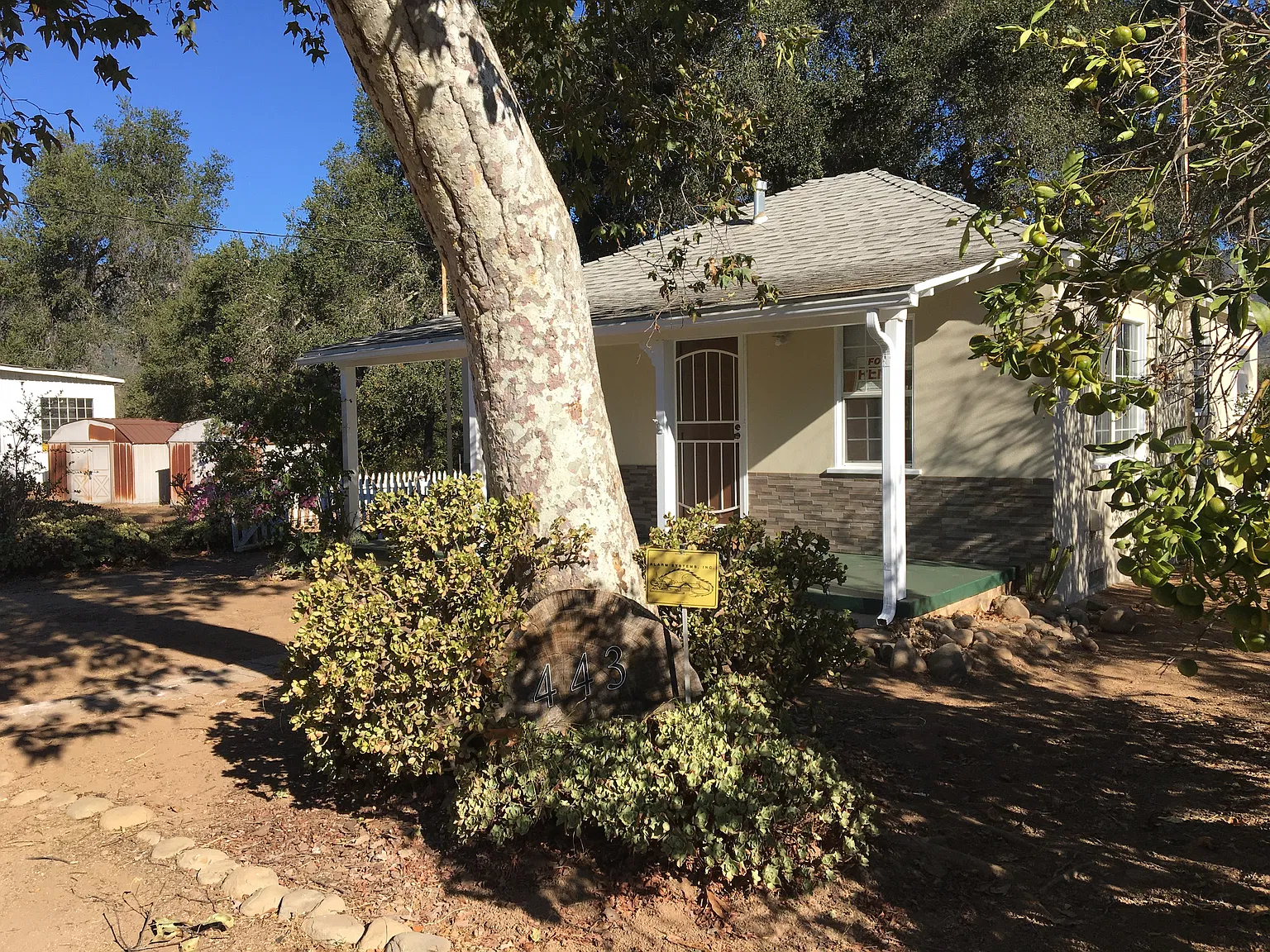 1 bed, 1.5 bath, 800 sqft, $1,900 — Photo 2