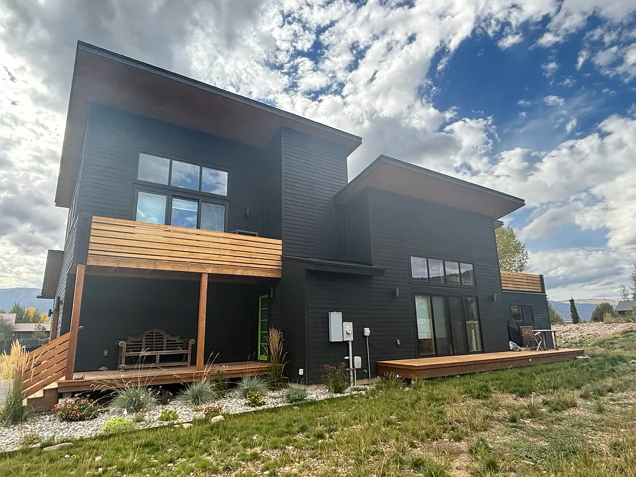 3 bed, 2064 sqft, $4,200 — Photo 2